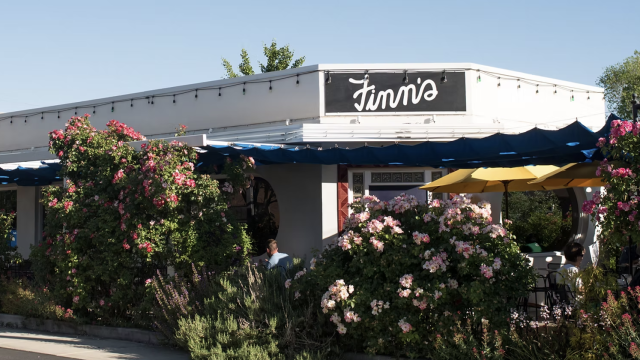 Finns-Cafe-2.png