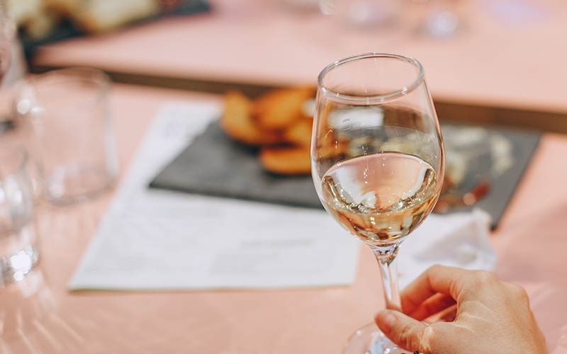 alcohol-blur-bottle-696215