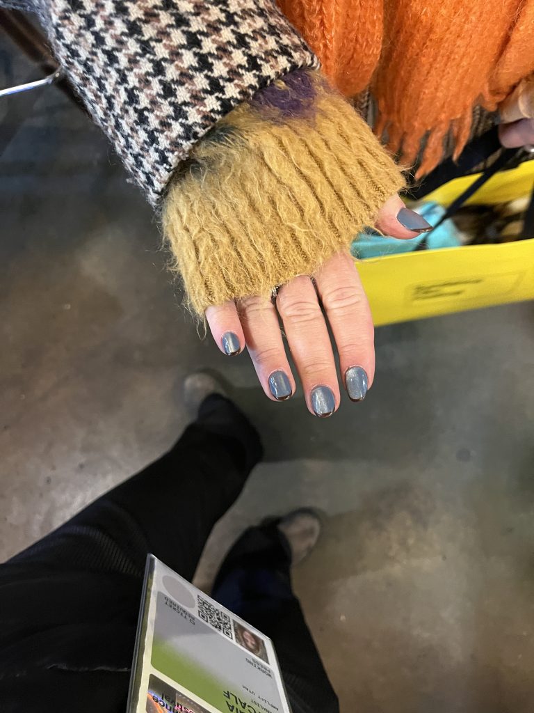 teal nails