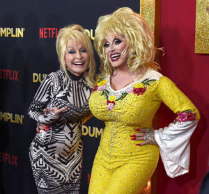 Dolly Parton with Utah drag queen Jason CoZmo at the premiere of "Dumplin'" on Netflix