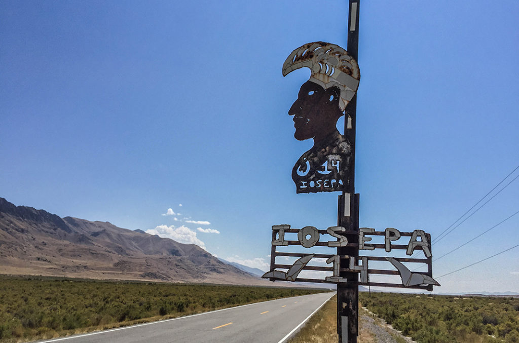 A sign indicating where the city of Iosepa once began.