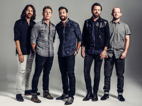 old_dominion_photo_credit_-_michael_elins